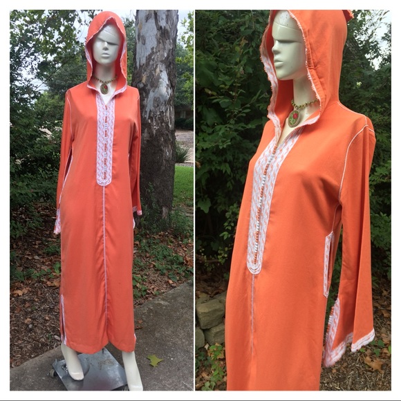 moroccan kaftan with hood
